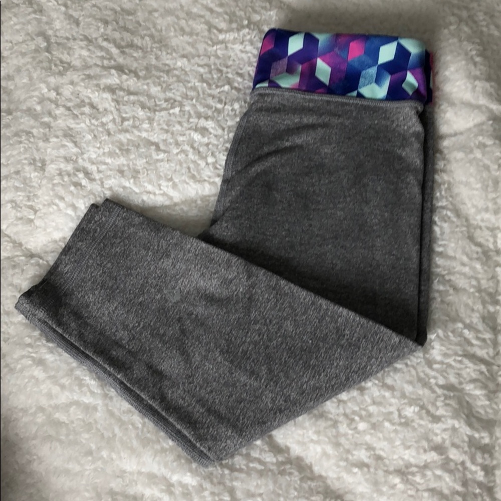 ivivva size 12 reversible cropped leggings